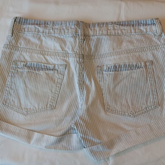Nautical striped faded shorts - size 8 - Picture 3 of 4